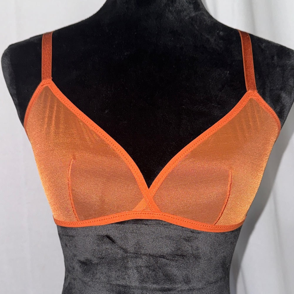 SKIMS Ultra Fine Mesh Triangle Bralette in Chile
